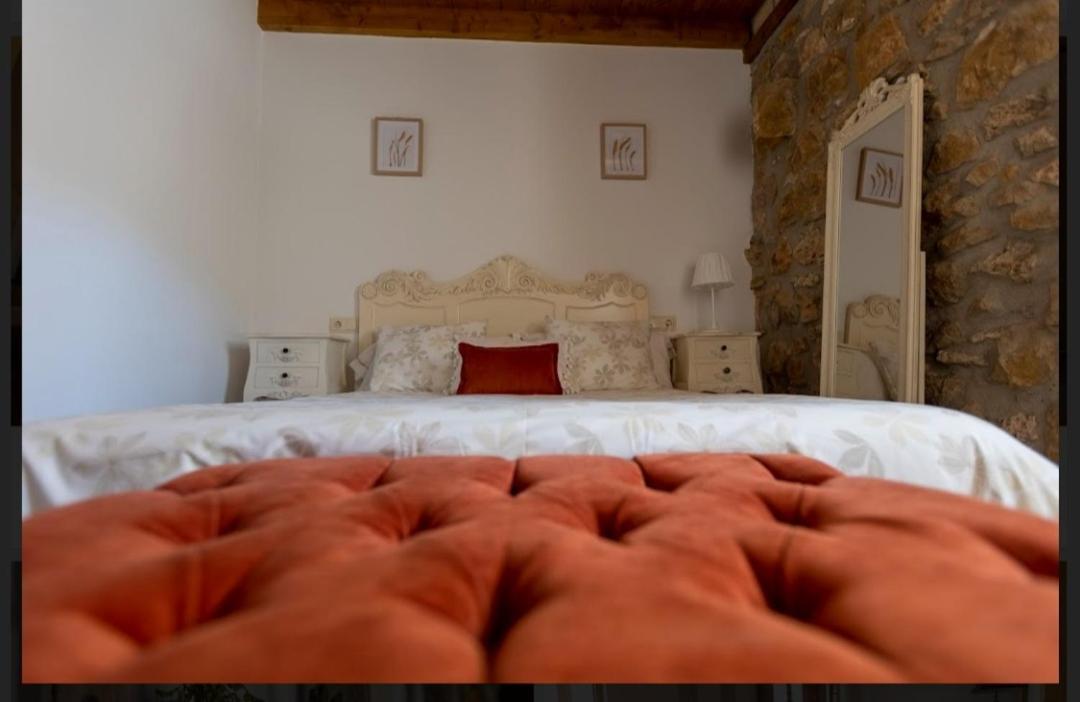 Hotel Rural En Las Cascadas De Tobera Exteriör bild