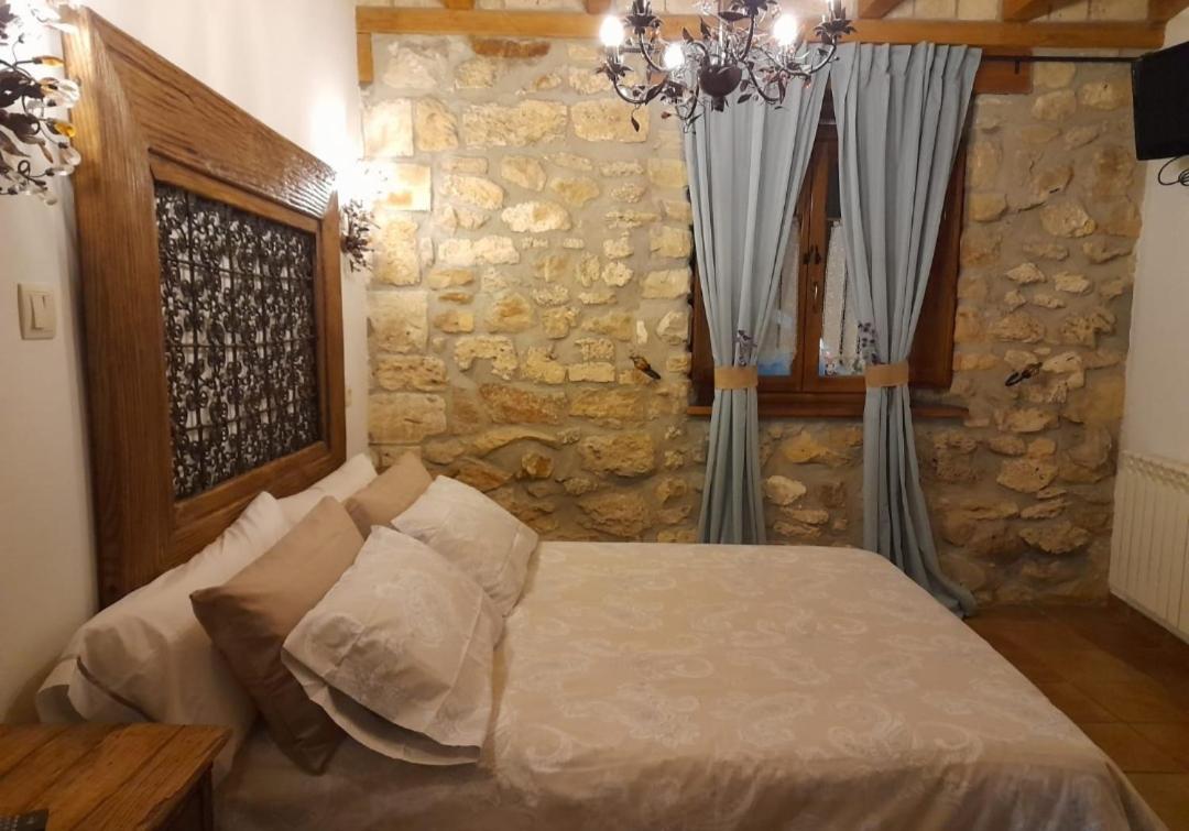 Hotel Rural En Las Cascadas De Tobera Exteriör bild